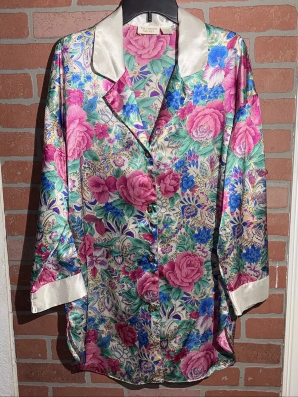 Vintage Victoria’s Secret "Gold Label" floral sleep shirt size